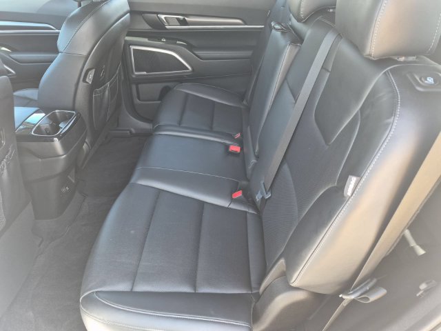 Used 2023 Kia Telluride LX FWD image 26