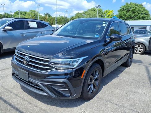Used 2022 Volkswagen Tiguan SE AWD/4WD image 1