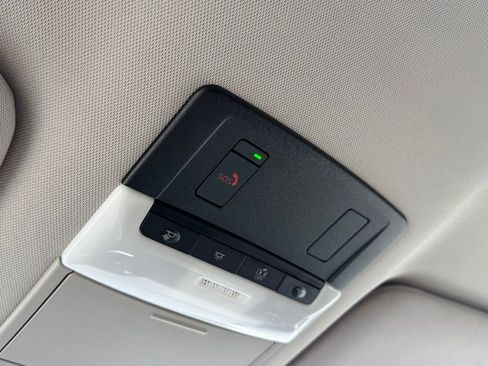 Used 2023 Nissan Pathfinder SL w/ Black Appearance Package FWD image 26