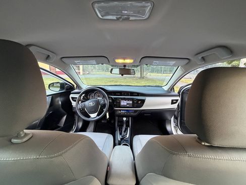 Used 2015 Toyota Corolla LE FWD image 15