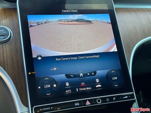 Used 2023 Mercedes-Benz C 300 4MATIC Sedan image 25