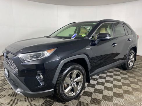 Used 2019 Toyota RAV4 Limited w/ Carpet Mat Package image 5