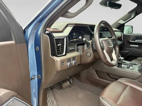 Used 2025 GMC Sierra 1500 Denali AWD/4WD image 18