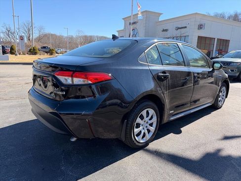 Used 2023 Toyota Corolla LE image 4