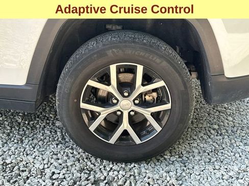 Used 2024 Jeep Grand Cherokee Limited AWD/4WD image 9