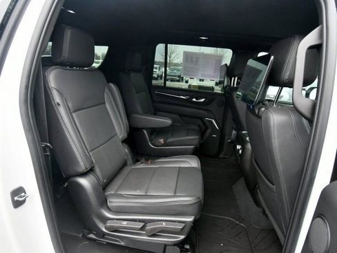 Used 2023 GMC Yukon XL Denali RWD image 30