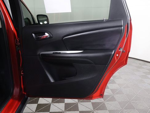 Used 2019 Dodge Journey SE image 20