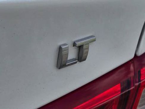 Used 2017 Chevrolet Malibu LT FWD image 11