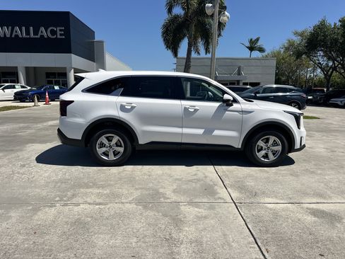 New 2026 Kia Sorento LX FWD image 5