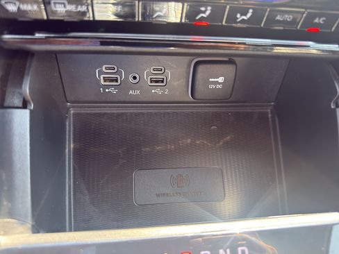 Used 2024 Jeep Grand Cherokee Limited w/ Luxury Tech Group II AWD/4WD image 20