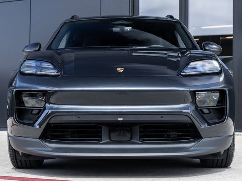 New 2026 Porsche Macan 4 Electric AWD/4WD image 8