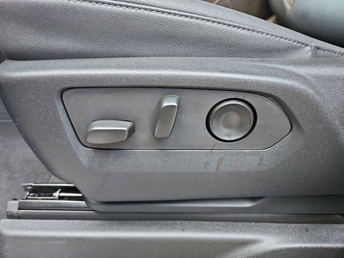 Used 2023 Chevrolet Tahoe LT w/ Luxury Package image 18