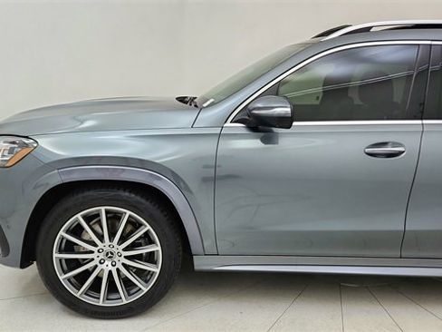 Used 2025 Mercedes-Benz GLS 450 4MATIC image 9