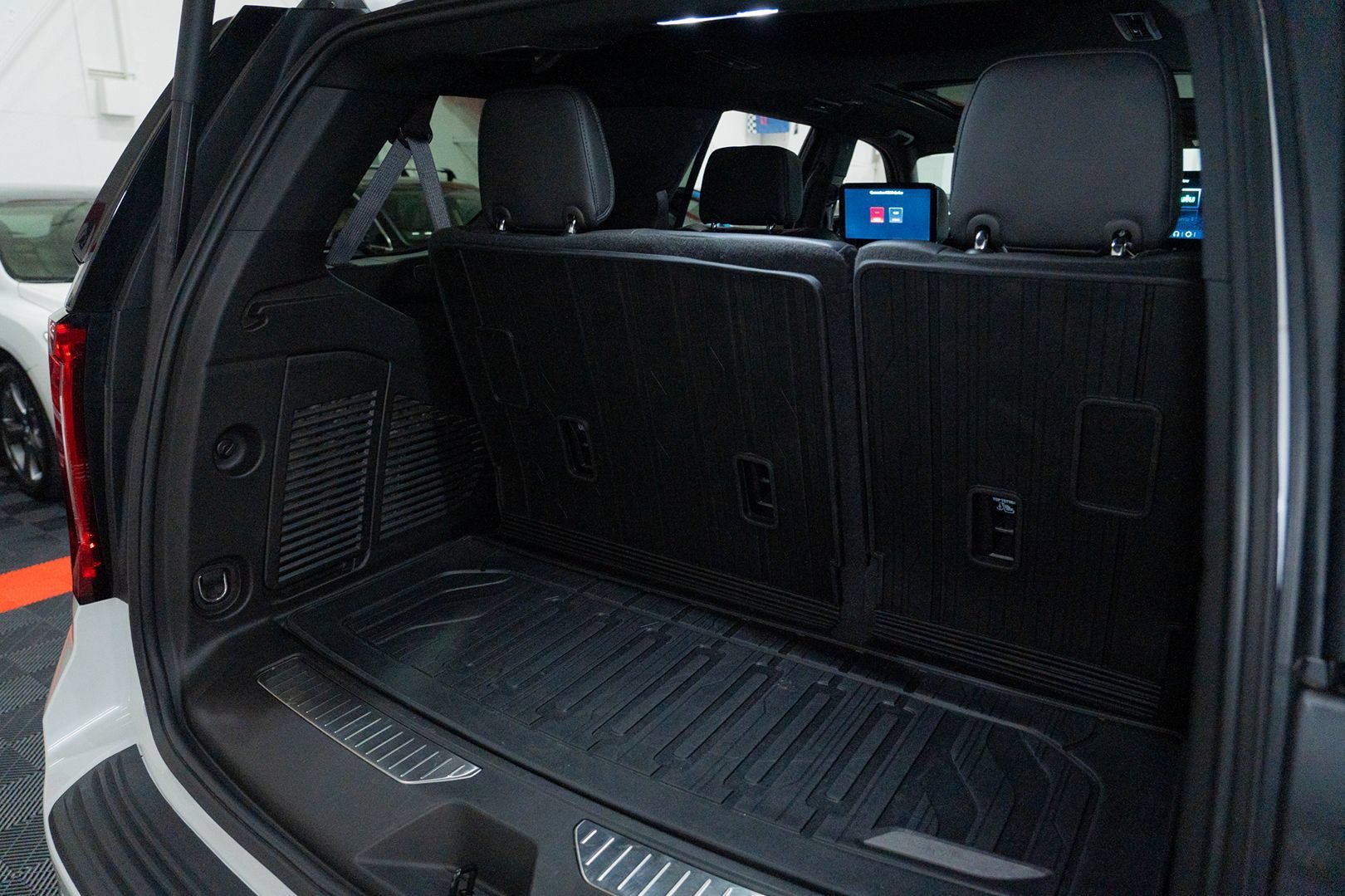 Used 2024 GMC Yukon Denali AWD/4WD image 35