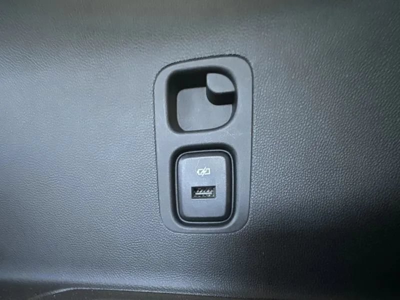 Used 2021 Buick Enclave Essence FWD image 50