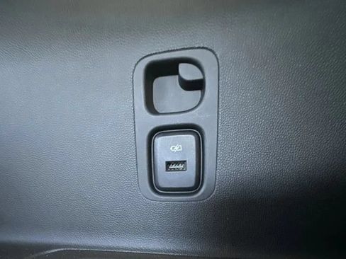 Used 2021 Buick Enclave Essence FWD image 50