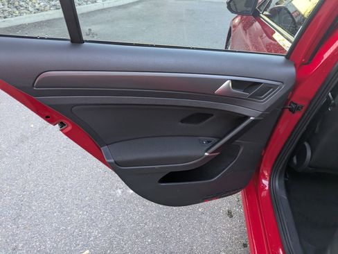 Used 2019 Volkswagen Golf S w/ Driver Assistance Package image 27