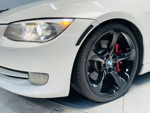 Used 2011 BMW 335i Convertible RWD image 22