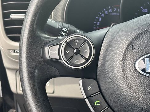 Used 2016 Kia Soul FWD image 24