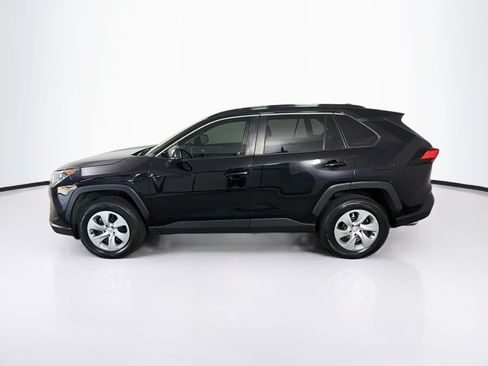 Used 2021 Toyota RAV4 LE FWD image 4