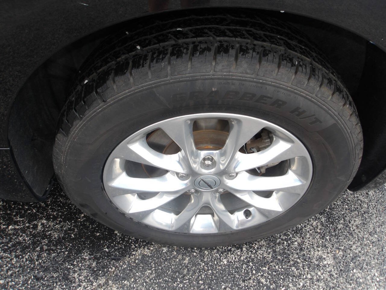 Used 2021 Chrysler Pacifica Touring-L w/ Uconnect Theater Family Group AWD/4WD image 8