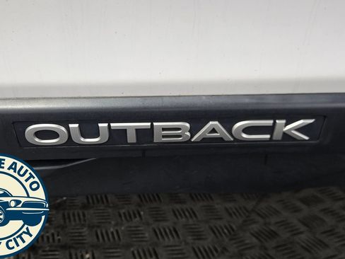 Used 2019 Subaru Outback 2.5i Limited image 10