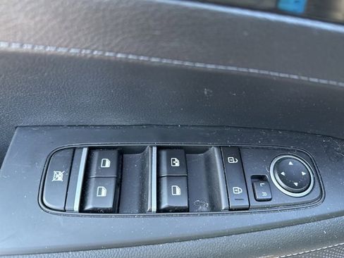 Used 2024 Kia Forte GT-Line image 11