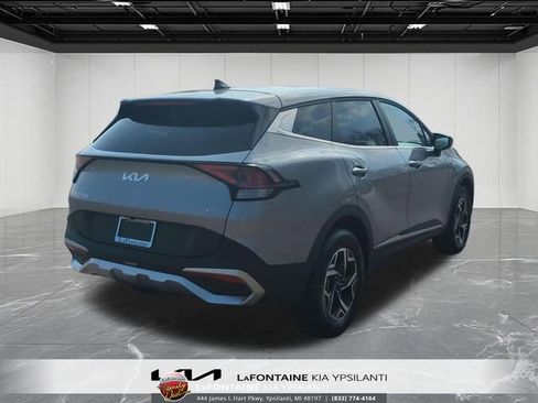 Used 2025 Kia Sportage LX image 8