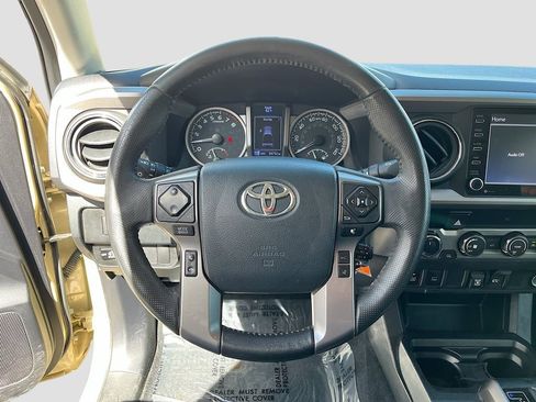 Used 2020 Toyota Tacoma SR5 w/ Technology Package AWD/4WD image 11