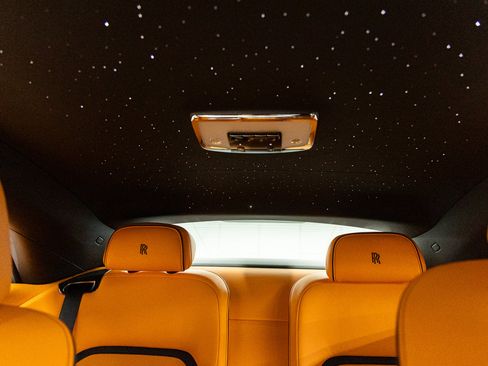 New 2026 Rolls-Royce Spectre image 35