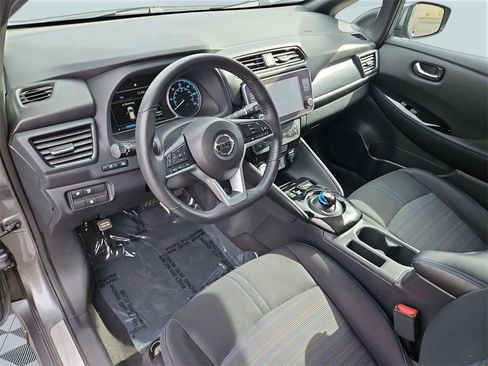 Used 2020 Nissan Leaf SV w/ Protection Package image 13