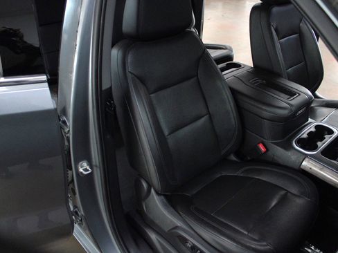 Used 2019 Chevrolet Silverado 1500 LTZ w/ LTZ Premium Package image 11