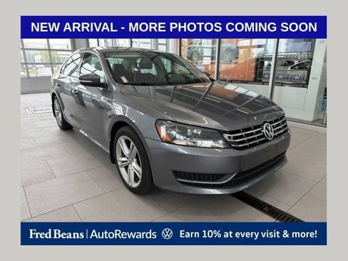 Used 2015 Volkswagen Passat TDI SE FWD image 1