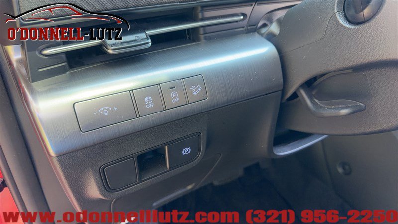 Used 2025 Hyundai Kona SE FWD image 13