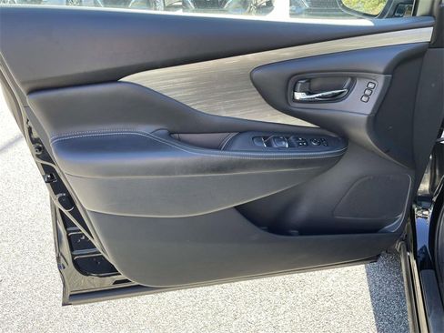 Used 2018 Nissan Murano SL w/ Midnight Edition Package image 11