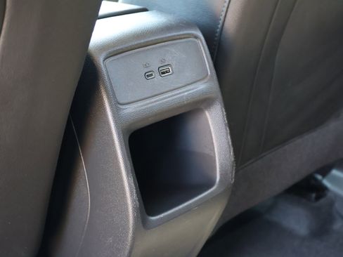 Used 2025 Chevrolet Trax LT w/ LT Convenience Package FWD image 17