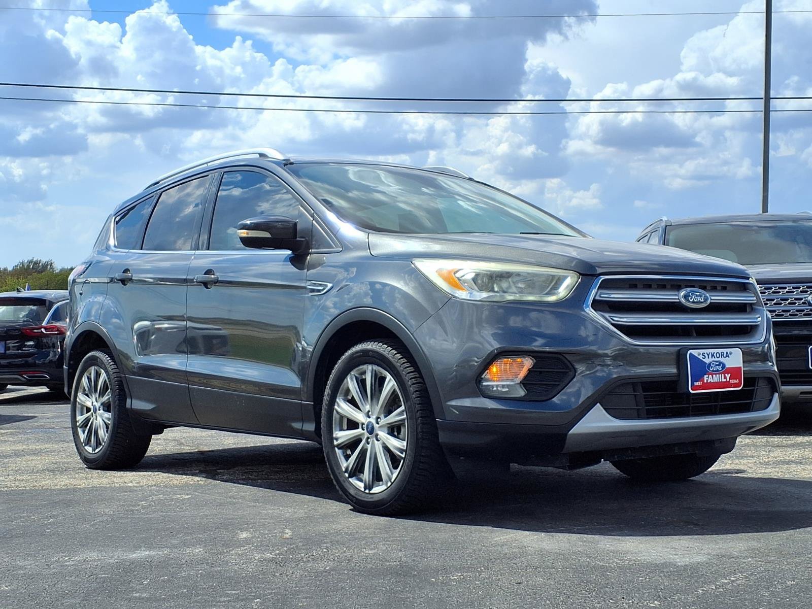 Used 2017 Ford Escape Titanium FWD image 3