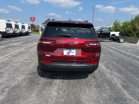 New 2025 Jeep Grand Cherokee L Altitude image 4