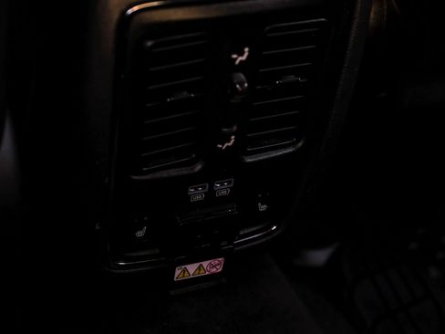 Used 2015 Jeep Grand Cherokee Limited w/ Luxury Group II image 34