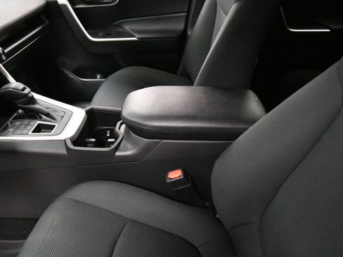 Certified 2022 Toyota RAV4 LE image 23