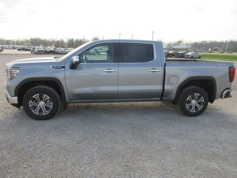 New 2026 GMC Sierra 1500 SLT image 9