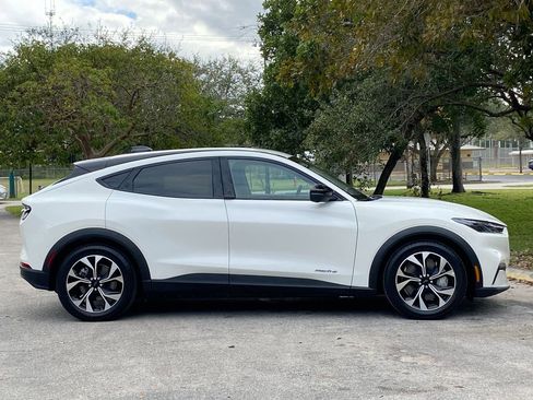 Used 2025 Ford Mustang Mach-E Select image 8