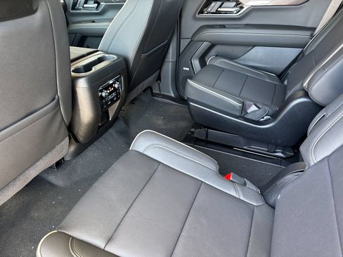 New 2026 GMC Yukon Elevation w/ Elevation Premium Package AWD/4WD image 12