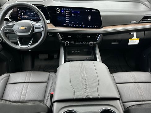 New 2026 Chevrolet Suburban High Country w/ LPO, Illumination Package image 13