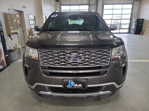 Used 2018 Ford Explorer Platinum AWD/4WD image 3