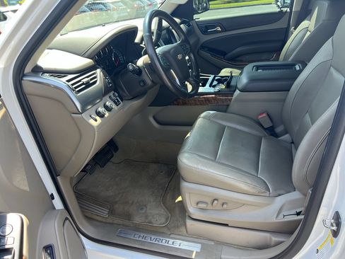 Used 2018 Chevrolet Suburban Premier AWD/4WD image 16