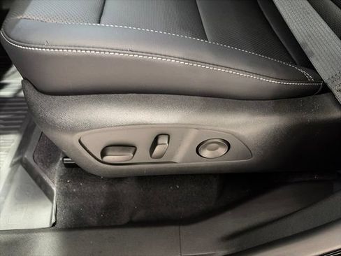 New 2027 Chevrolet Traverse LT w/ LPO, Floor Liner Package AWD/4WD image 11