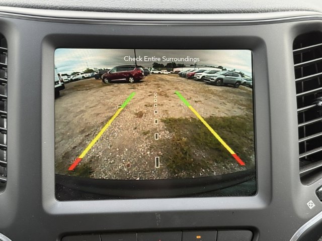 Certified 2023 Jeep Cherokee Altitude Lux AWD/4WD image 13