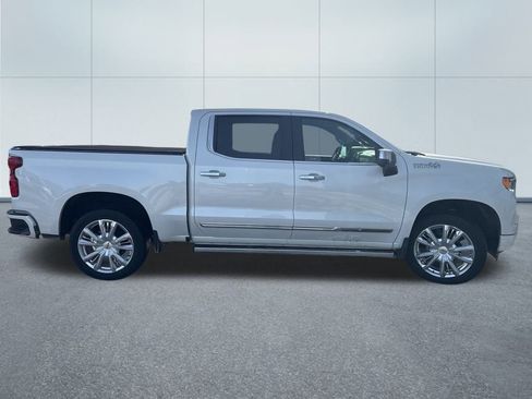 Used 2022 Chevrolet Silverado 1500 High Country w/ High Country Premium Package image 2