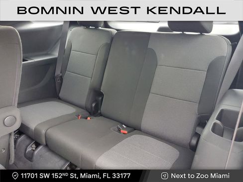 Used 2022 Chevrolet Traverse LT w/ Midnight/Sport Edition image 21